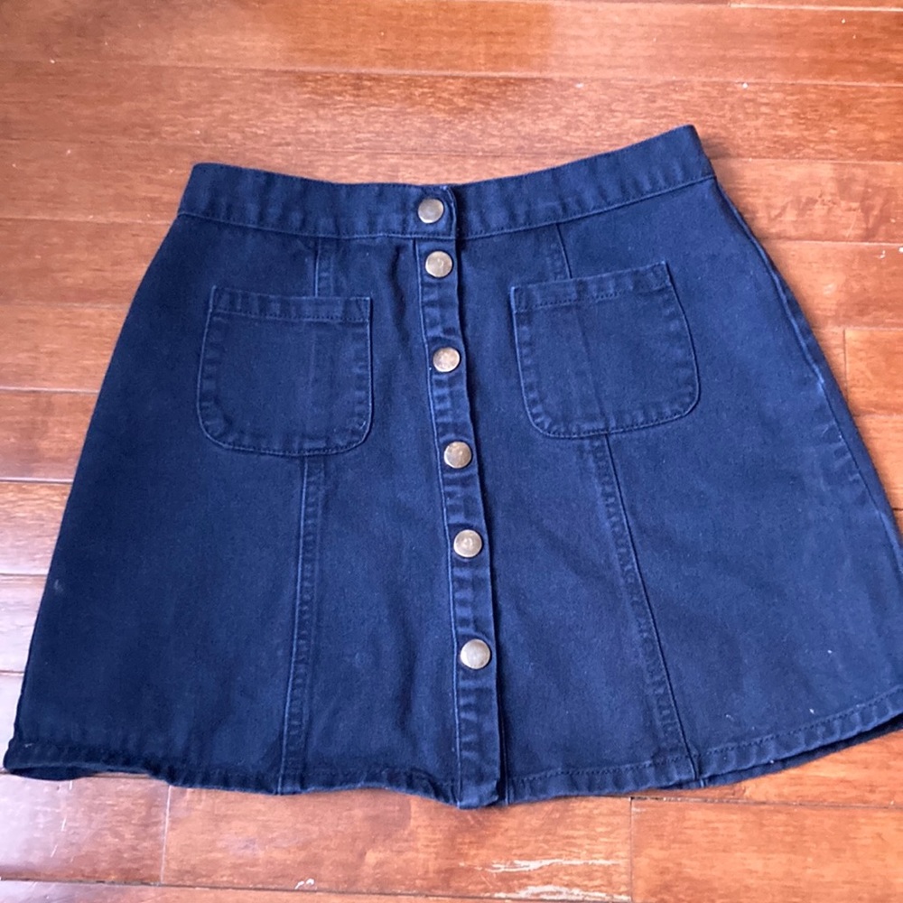 Button down skirt with pockets!